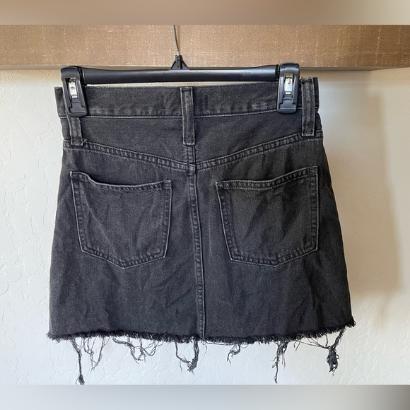 Madewell|Rigid Denim A-Line Washed Black Mini Denim Skirt w Frayed Hem, Buttons• - Picture 8 of 16